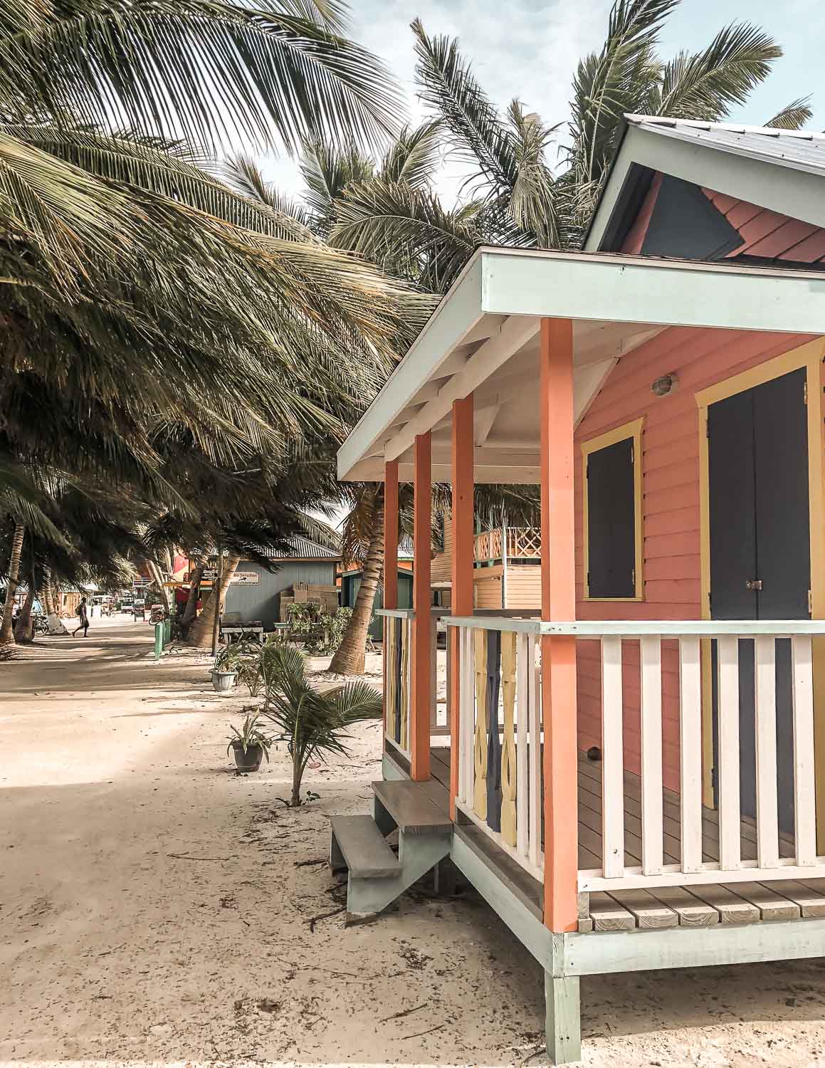 Visiting-Caye-Caulker-Belize-Travel-Guide-Wanderfully-Rylie