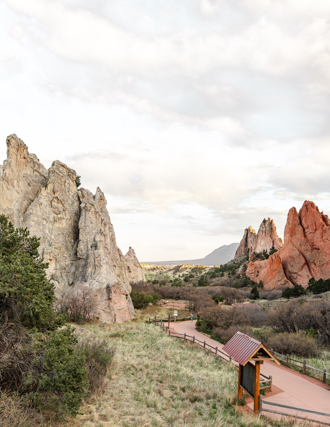 Garden of the Gods in Colorado Springs: Best Hiking Trails & Photo Spots
